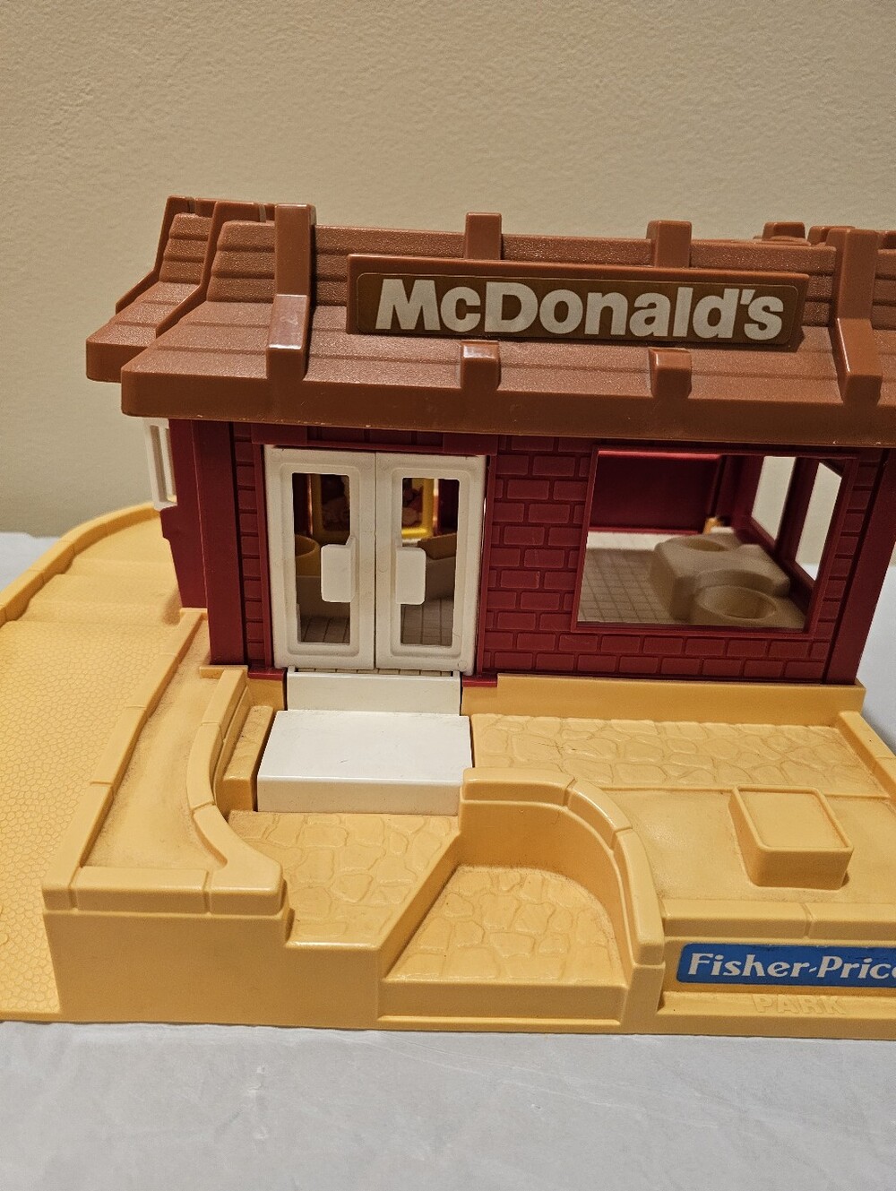 Vintage Fisher Price Little People  McDONALDS Restaurant